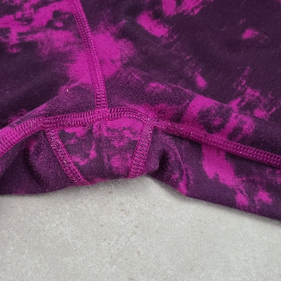 Lululemon magenta & black crop wunder under sz 6 - Picture 10 of 16